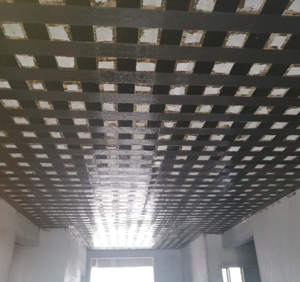 混凝土结构板粘贴碳纤维布加固